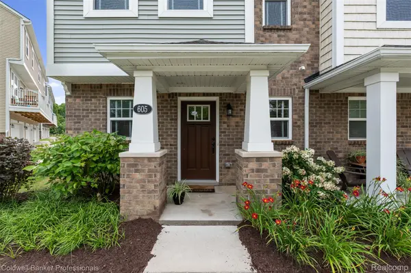 605 Jenny WAY #12, Brighton, MI 48116