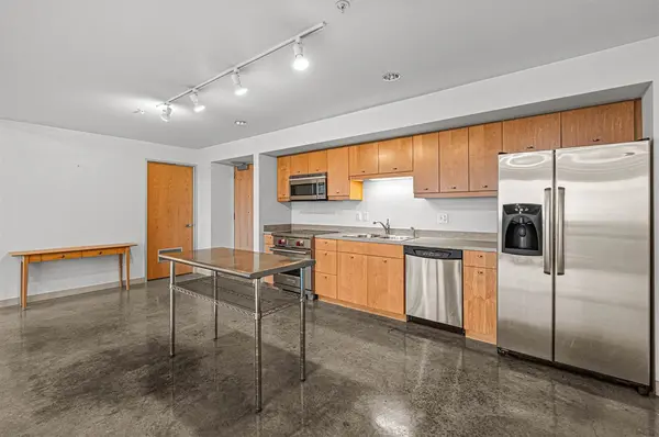 221 E College St #708, Iowa City, IA 52240