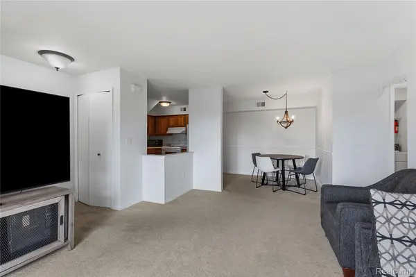 253 Pinewood CIR, Plymouth, MI 48170