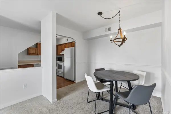 253 Pinewood CIR, Plymouth, MI 48170