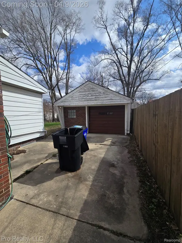 18288 Glastonbury RD, Detroit, MI 48219