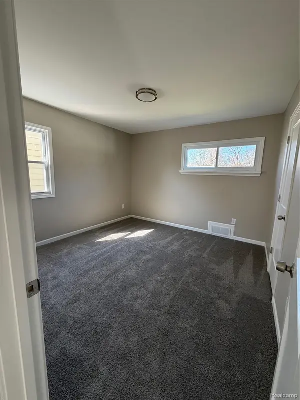 21058 ATLANTIC AVE, Warren, MI 48091