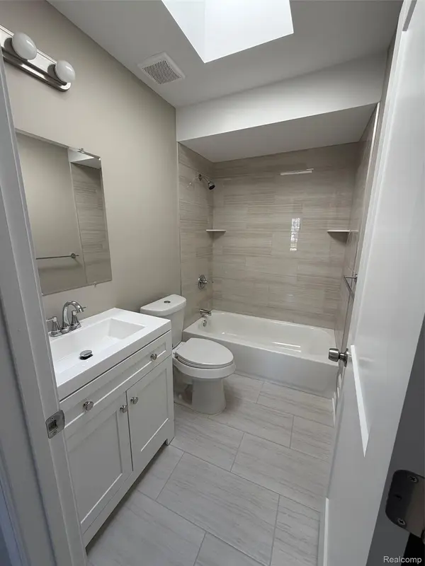 21058 ATLANTIC AVE, Warren, MI 48091