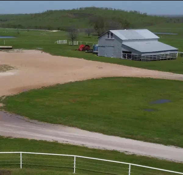 210-215 Southard Drive, Avalon, TX 76651