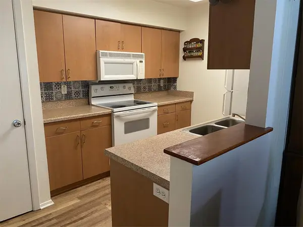 1500 Lake Shore Drive #213, Waco, TX 76708