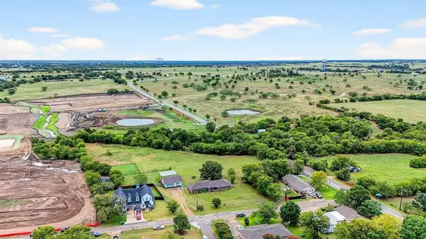 102 N 9 th Street, Gunter, TX 75058