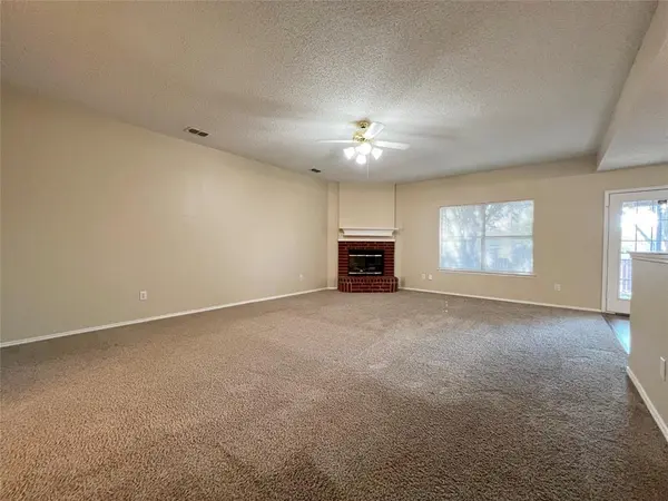 4021 Busch Gardens Drive, Fort Worth, TX 76123