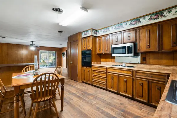 410 S Bois Darc Street, Blossom, TX 75416