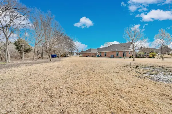 211 Walker Court N, Waxahachie, TX 75167