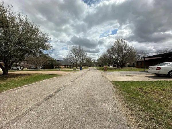 108 Beard Drive, Itasca, TX 76055