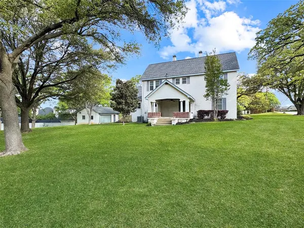 1205 Forest Ridge Drive, Bedford, TX 76022