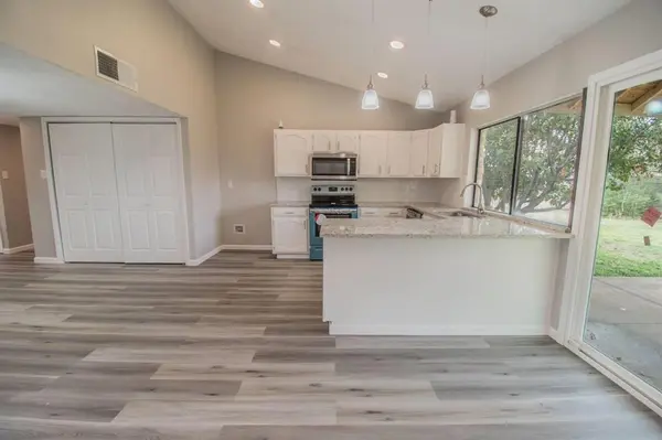 3825 Hackberry Lane, Bedford, TX 76021