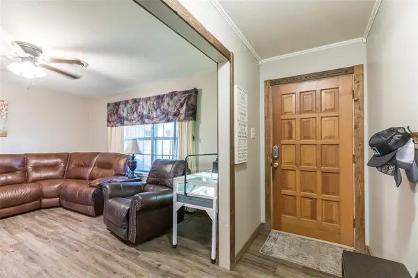 771 E 6th Street, Baird, TX 79504