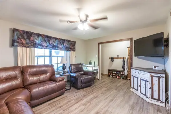 771 E 6th Street, Baird, TX 79504