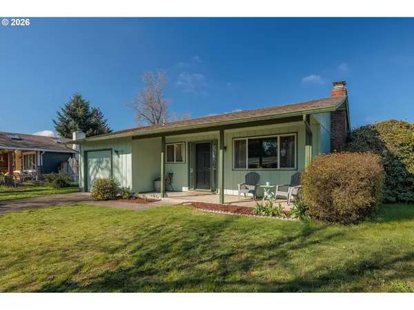 992 CANDLELIGHT DR, Eugene, OR 97402