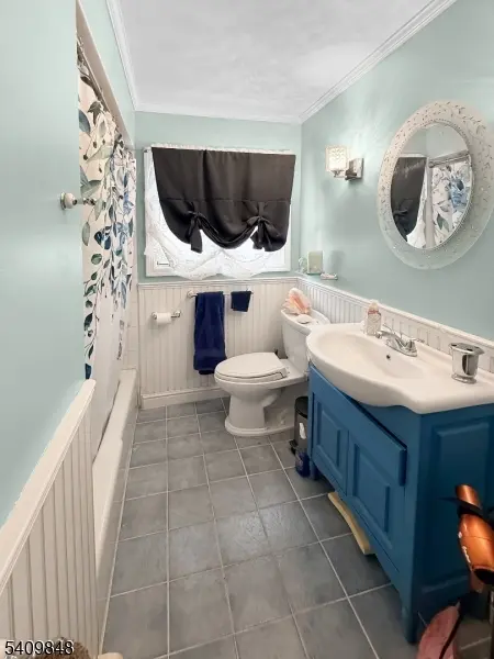 40 Pawnee Ave, Oakland Boro, NJ 07436