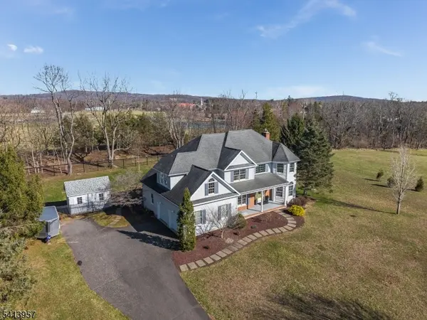 4 Cheshire Ct, Clinton Twp., NJ 08833