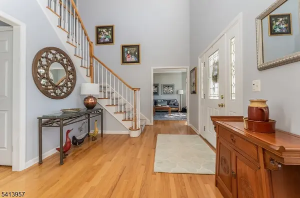 4 Cheshire Ct, Clinton Twp., NJ 08833