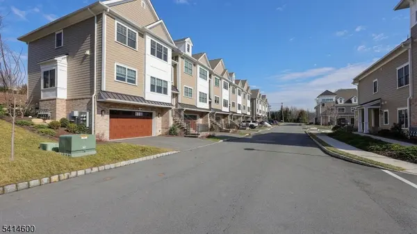 8 Mikula Way, Florham Park Boro, NJ 07932