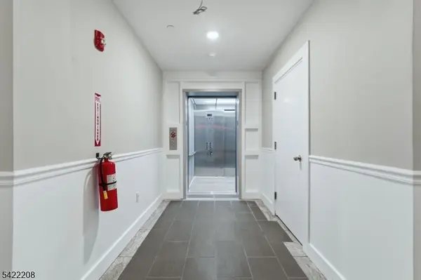 95 Shepherds Ln #B204, Totowa Boro, NJ 07512