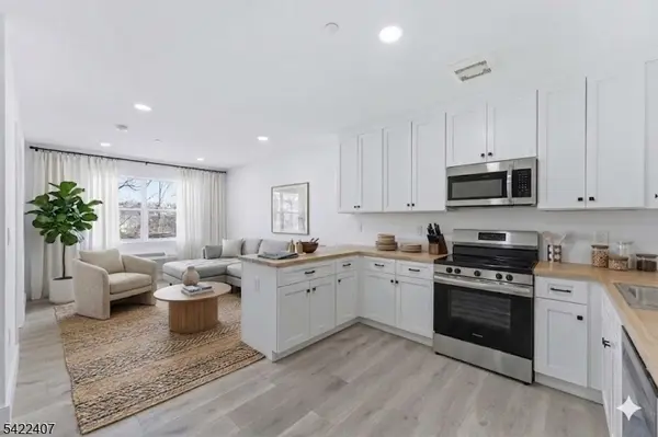 95 Shepherds Ln #B409, Totowa Boro, NJ 07512