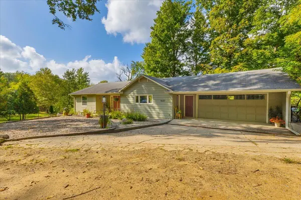 45417 15th AVE, Bloomingdale Twp, MI 49026