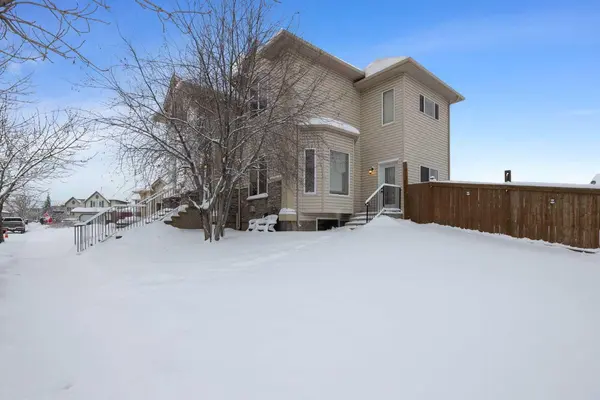 158 Pickles CRES, Fort Mcmurray, AB T9K 2T7