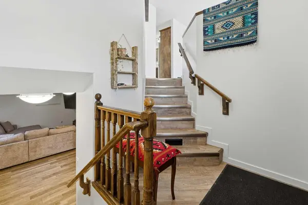 5807 44 AVE, Rocky Mountain House, AB T4T 0A1