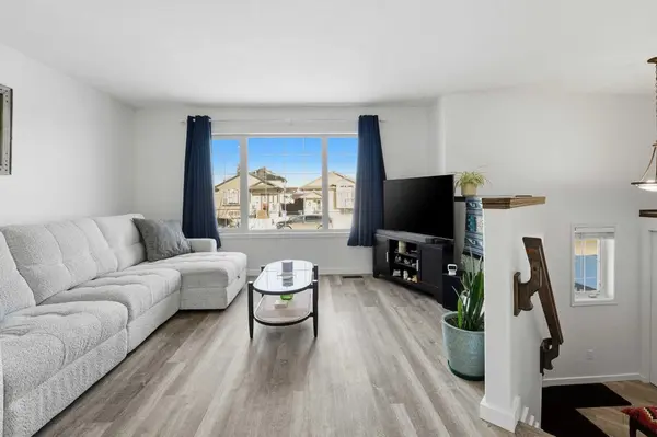 5807 44 AVE, Rocky Mountain House, AB T4T 0A1