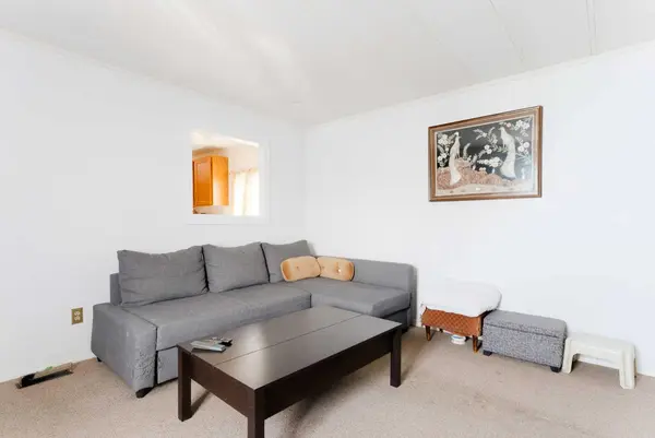 6220 17 AVE SE #302, Calgary, AB T2A0W6