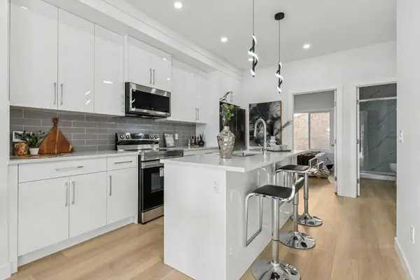 95 Saddlecrest CIR NE #203, Calgary, AB T3J0Z2