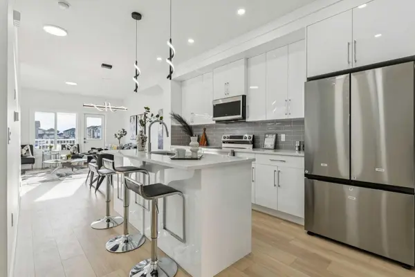 95 Saddlecrest CIR NE #203, Calgary, AB T3J0Z2