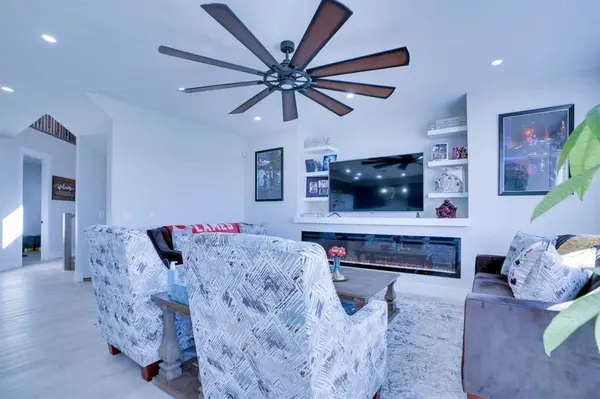 132 Belvedere DR SE, Calgary, AB T2A7G1