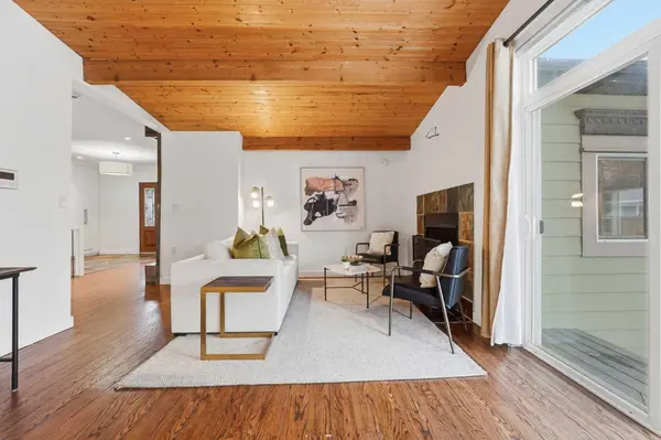 2623 Glenmount DR SW, Calgary, AB T3E 4C2