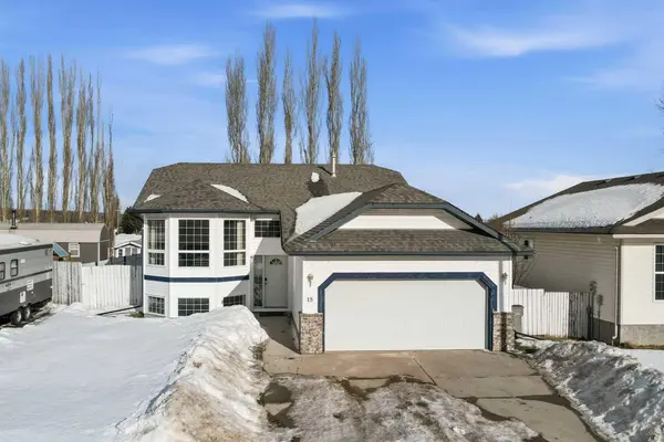 15 Wellwood DR, Whitecourt, AB T7S 1T8