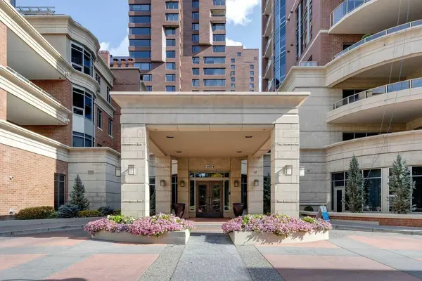 600 Princeton WAY SW #404, Calgary, AB T2P5N4