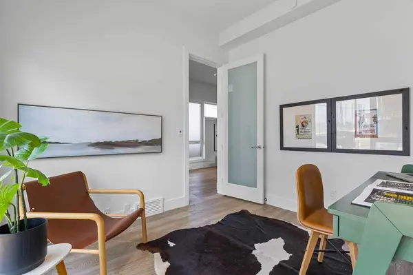 1400 26A ST SW, Calgary, AB T3C 1K8