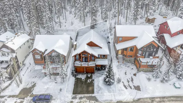 997 Wilson Way, Canmore, AB T1W3C5