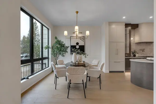 2032 Bowness RD NW #Unit 1, Calgary, AB T2N 3K8