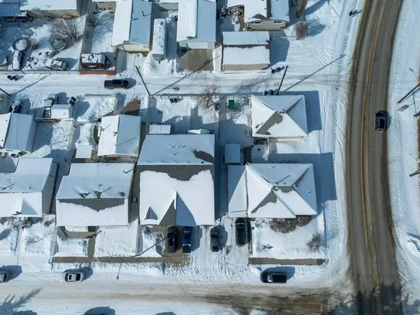 5220 50A AVE #2001, Sylvan Lake, AB T4S 1E5