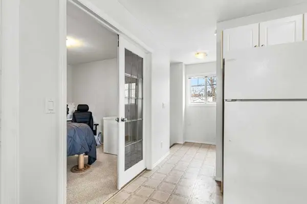 5220 50A AVE #2001, Sylvan Lake, AB T4S 1E5