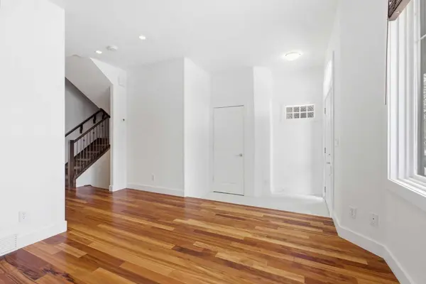 2623 25A ST SW, Calgary, AB T3E 1Z3