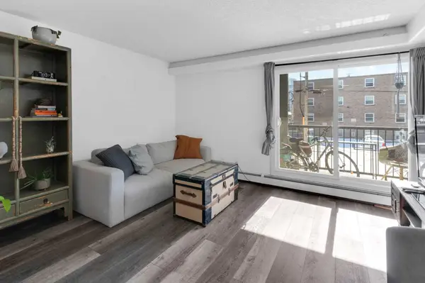 931 2 AVE NW #204, Calgary, AB T2N 0E6