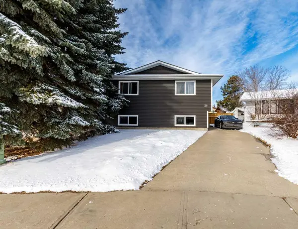 28 Goard Close, Red Deer, AB T4P 2M2