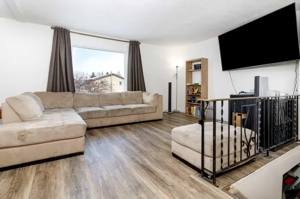 28 Goard Close, Red Deer, AB T4P 2M2