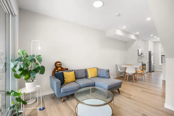 306 Evanscrest SQ NW, Calgary, AB T3P 1S2