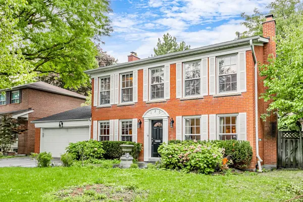 123 Lord Seaton RD, Toronto C12, ON M2P 1K8