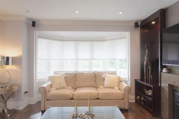 136 Hollywood AVE, Toronto C14, ON M2N 3K3