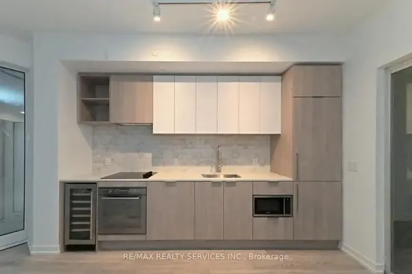 2020 Bathrust St ST E #507, Toronto C03, ON M5P 0A6