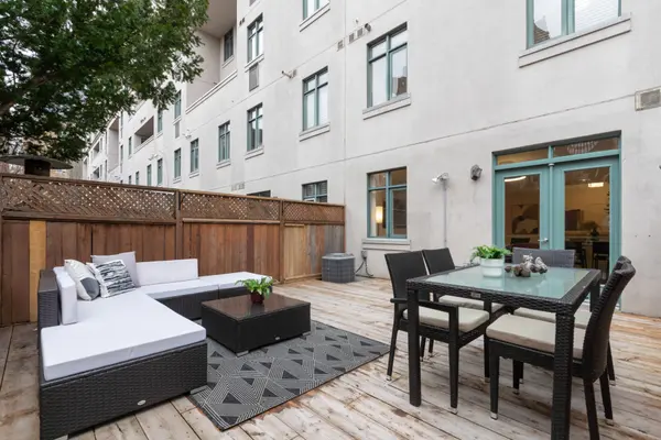 500 Richmond ST W #Th103, Toronto C01, ON M5V 3N4